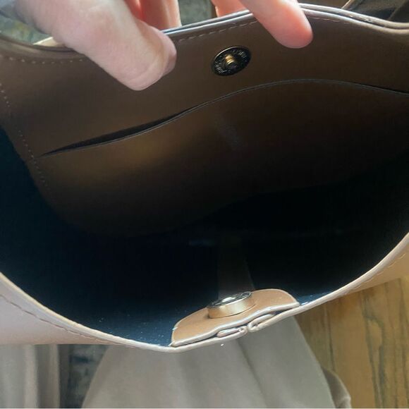 Amazon Elegant Brown PU Shoulder Bag - Picture 4 of 7